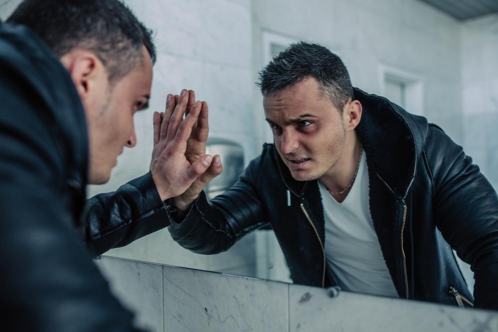 Seeing yourself hooked on drugs is not a good look. At Recovia, we can help with your addiction. 